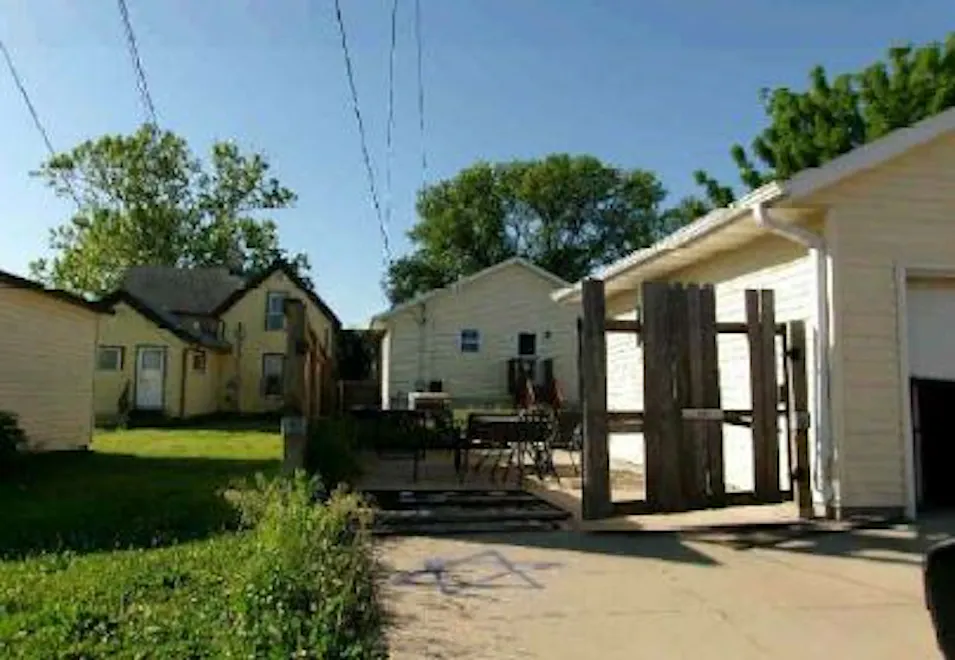 728 SW 2nd Ave Cedar Rapids, IA 52404, Linn County