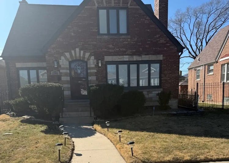 8034 S Clyde Ave Chicago, IL 60617, Cook County