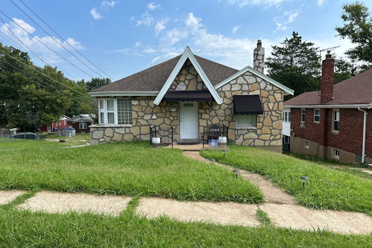 6953 Glenmore Ave Saint Louis, MO 63121, St. Louis County