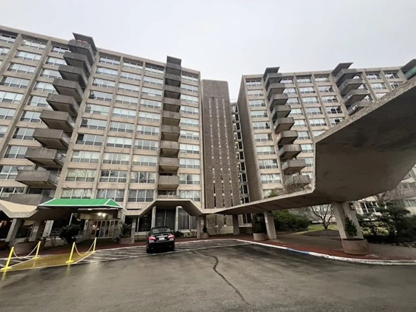 1001 City Avenue Ec404
