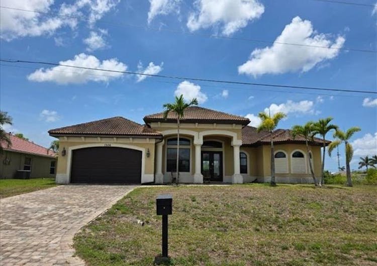 1906 SW 30th Ter Cape Coral, FL 33914, Lee County