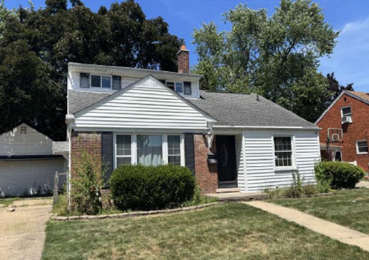 8230 Park Ave Allen Park, MI 48101, Wayne County