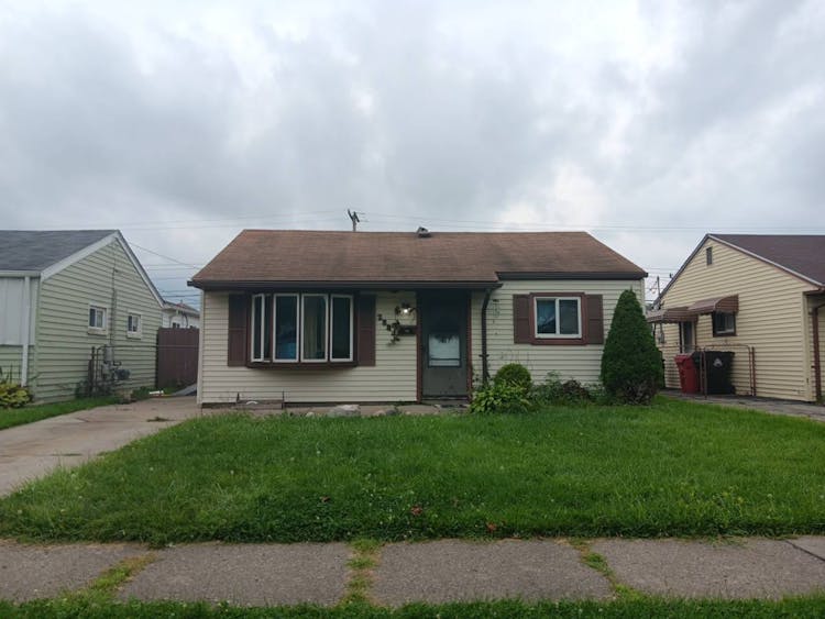 28831 Rosemont St Roseville, MI 48066, Macomb County