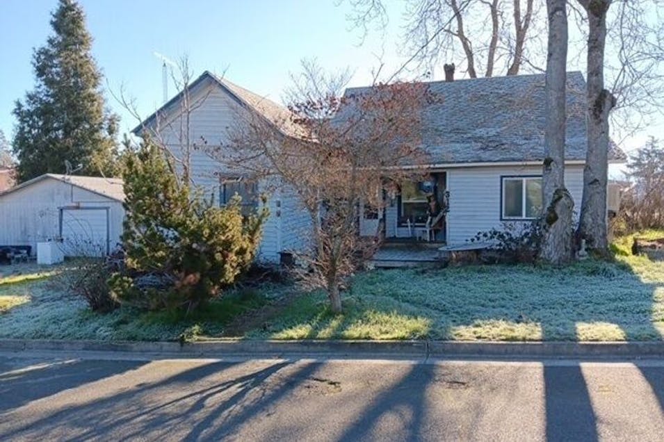 312 Maple St Central Point, OR 97502, Jackson County