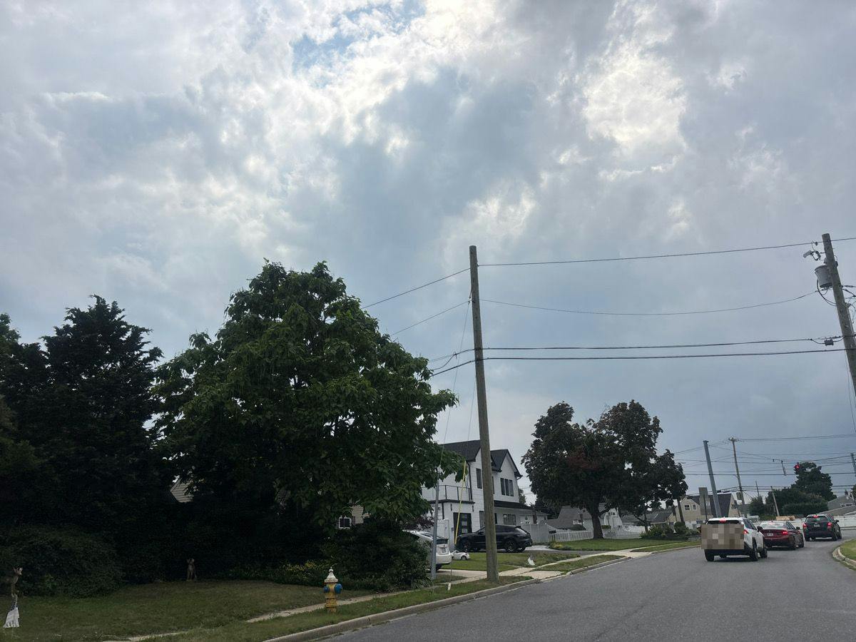 Orchid Rd, Levittown, NY 11756