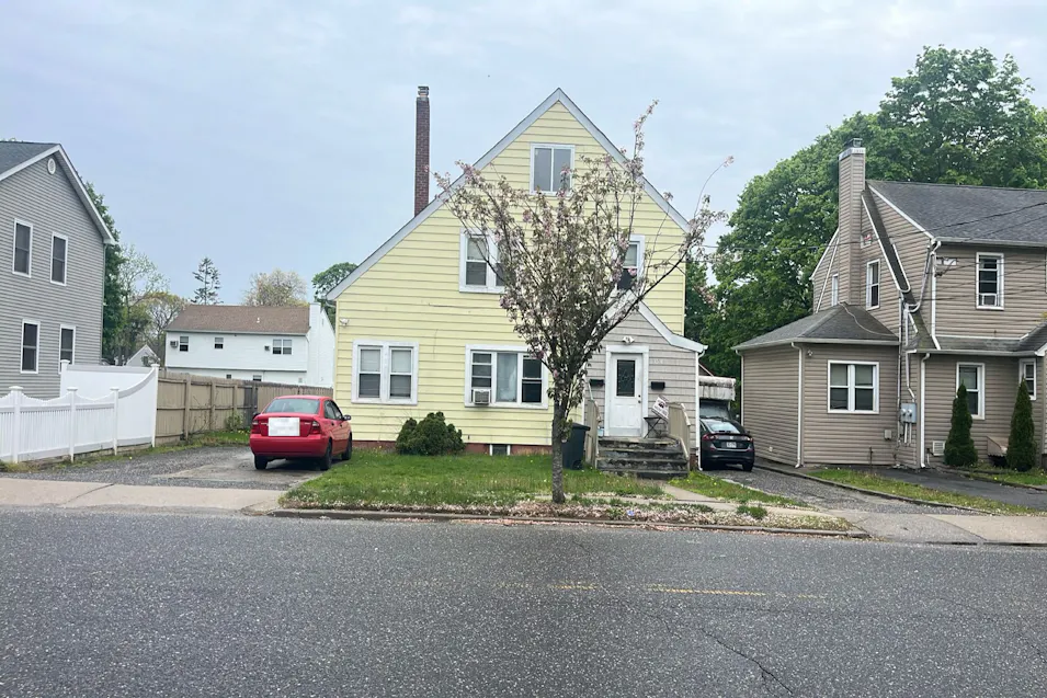 354 Brook Avenue Bay Shore, NY 11706, Suffolk County