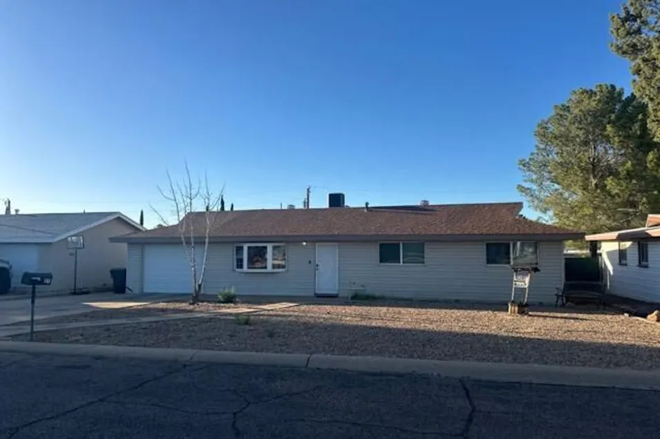 27 W James Pl Sierra Vista, AZ 85635, Cochise County
