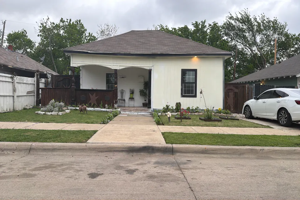 2831 Avenue A Fort Worth, TX 76105, Tarrant County