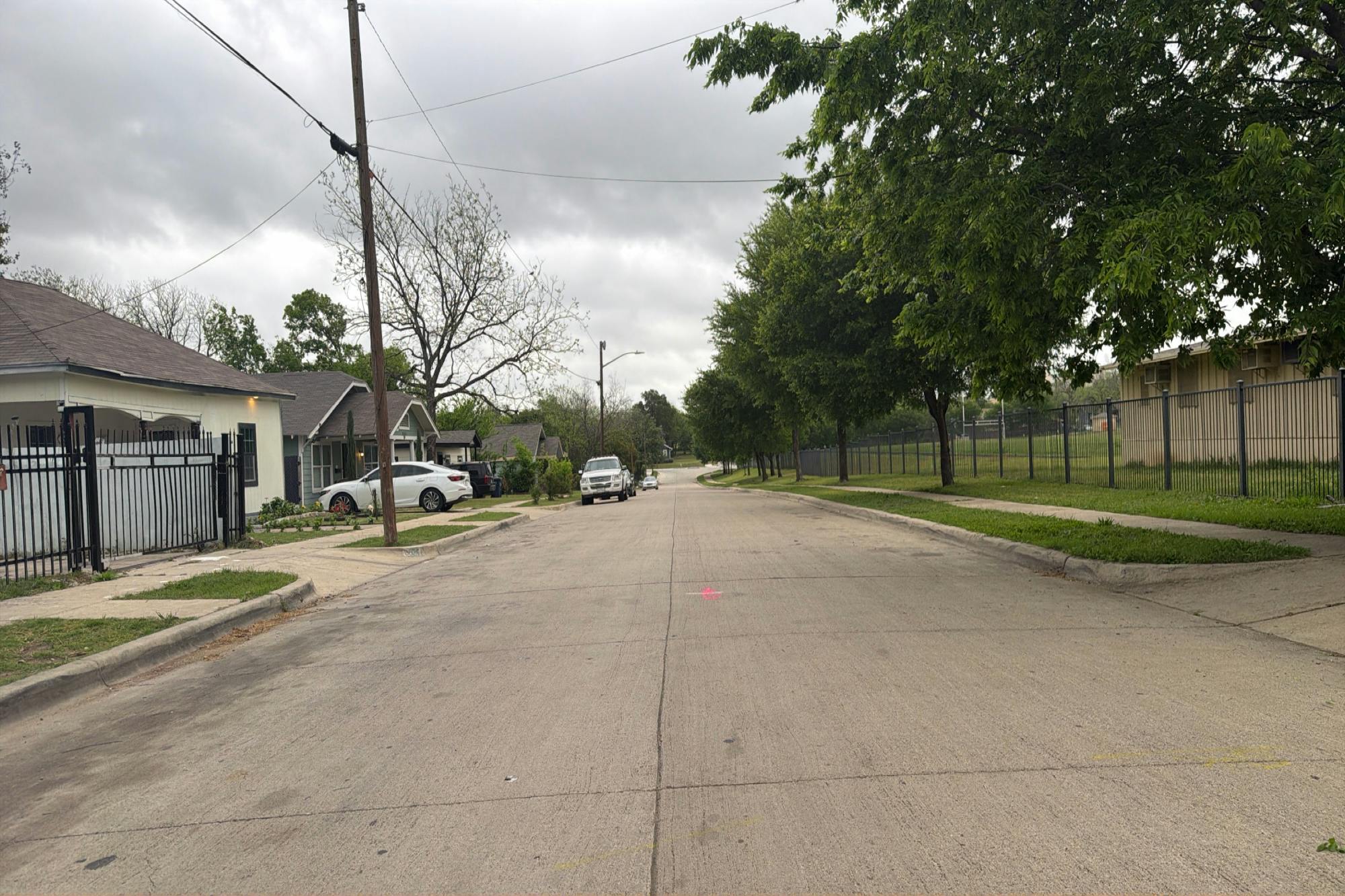 Avenue , Fort Worth, TX 76105