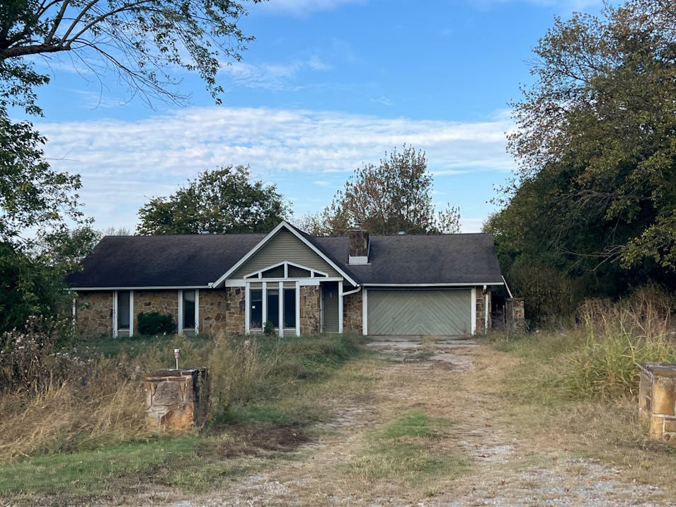 1405 N 14th St Okemah, OK 74859, Okfuskee County