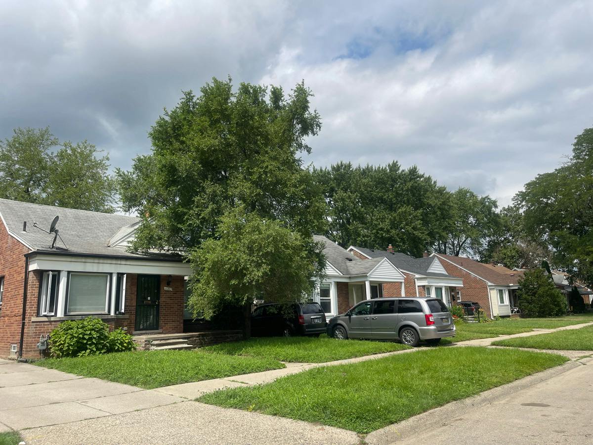 Riverdale , Redford, MI 48239