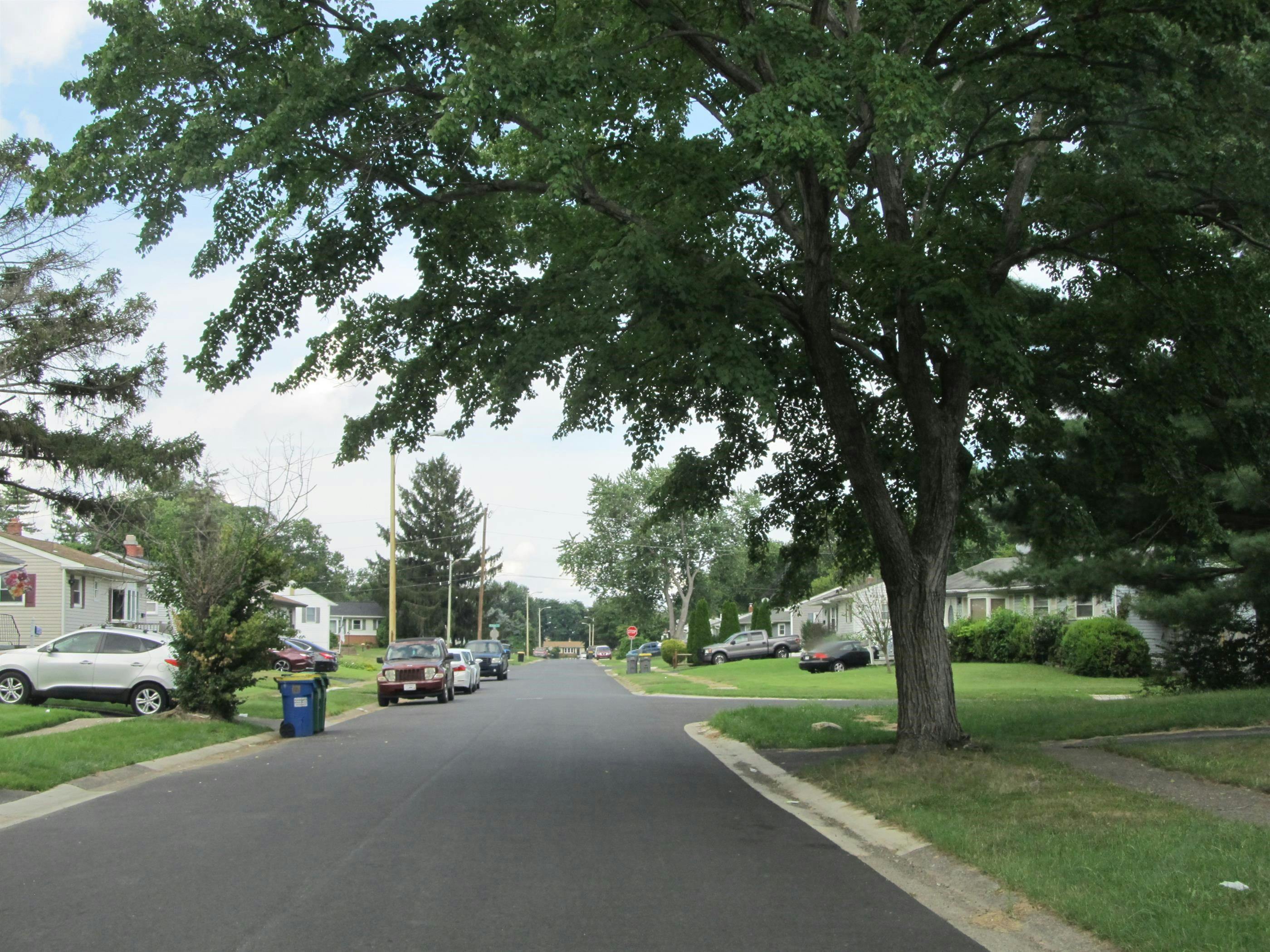 Holden Dr, New Castle, DE 19720