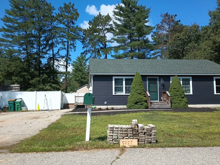 25 Echo Brook Rd Rochester, NH 03839, Strafford County