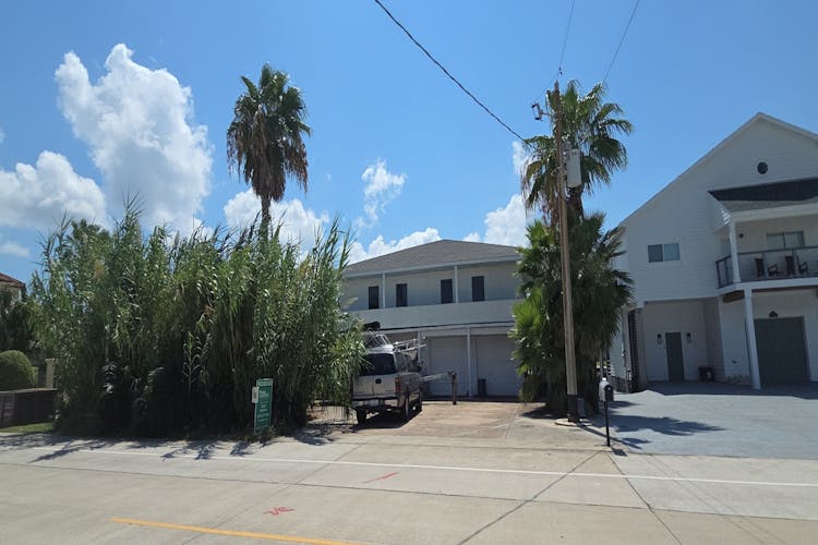 1435 Tiki Dr Tiki Island, TX 77554, Galveston County