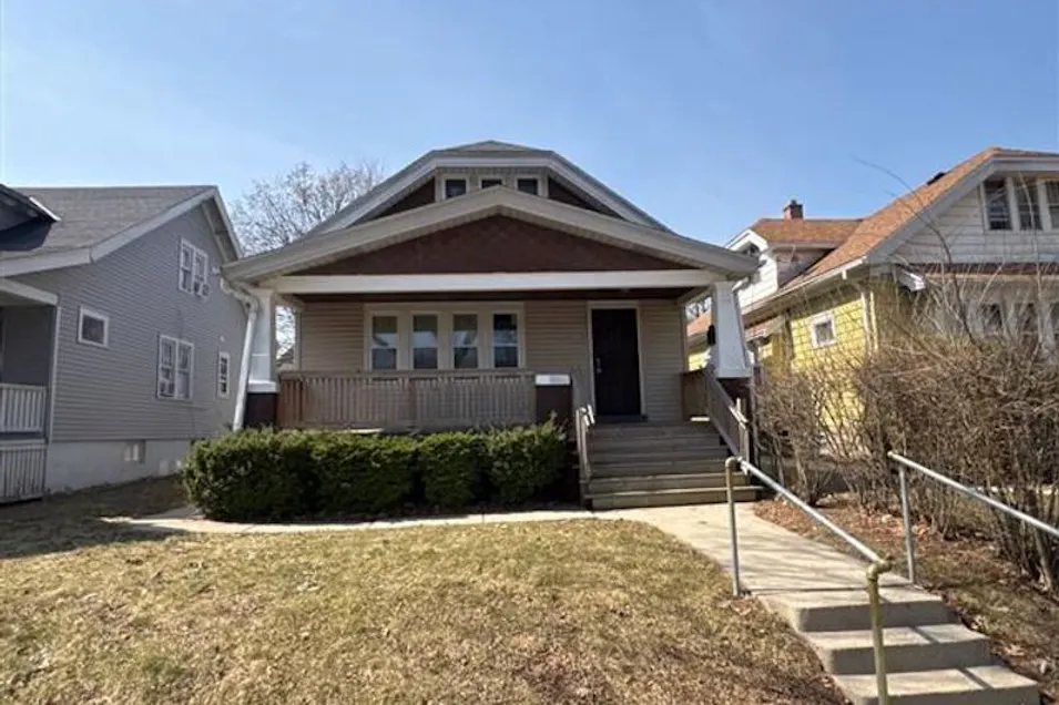 5357 N 34th St Milwaukee, WI 53209, Milwaukee County