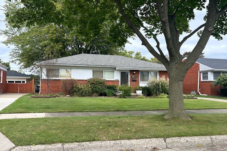 19801 Sherry St Saint Clair Shores, MI 48081, Macomb County