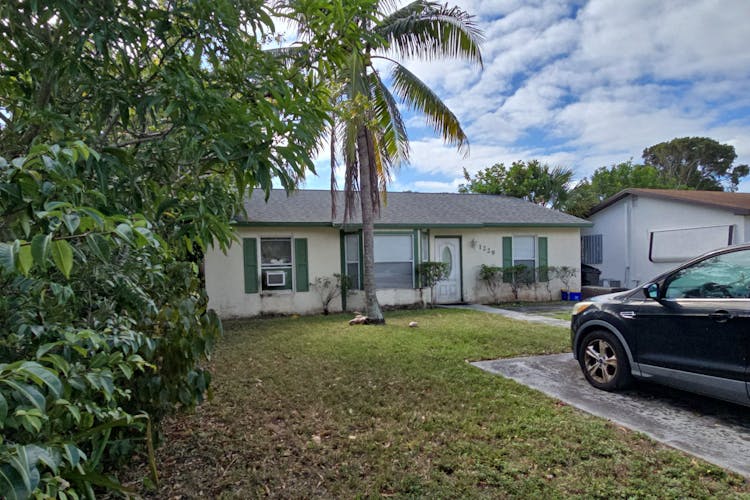 1229 18th Ave N Lake Worth, FL 33460, Palm Beach County