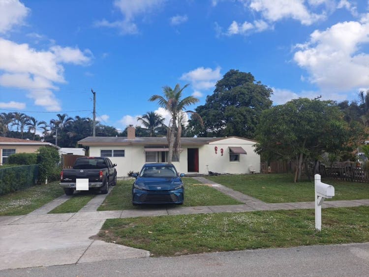 2016 Eagle Dr West Palm Beach, FL 33409, Palm Beach County