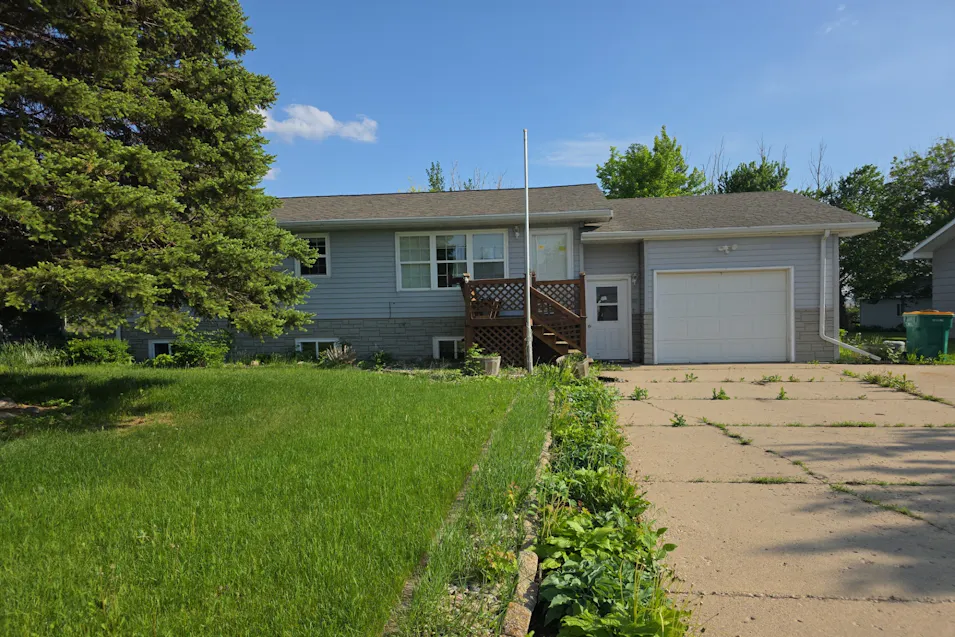 223 Maple Ave E Forman, ND 58032, Sargent County
