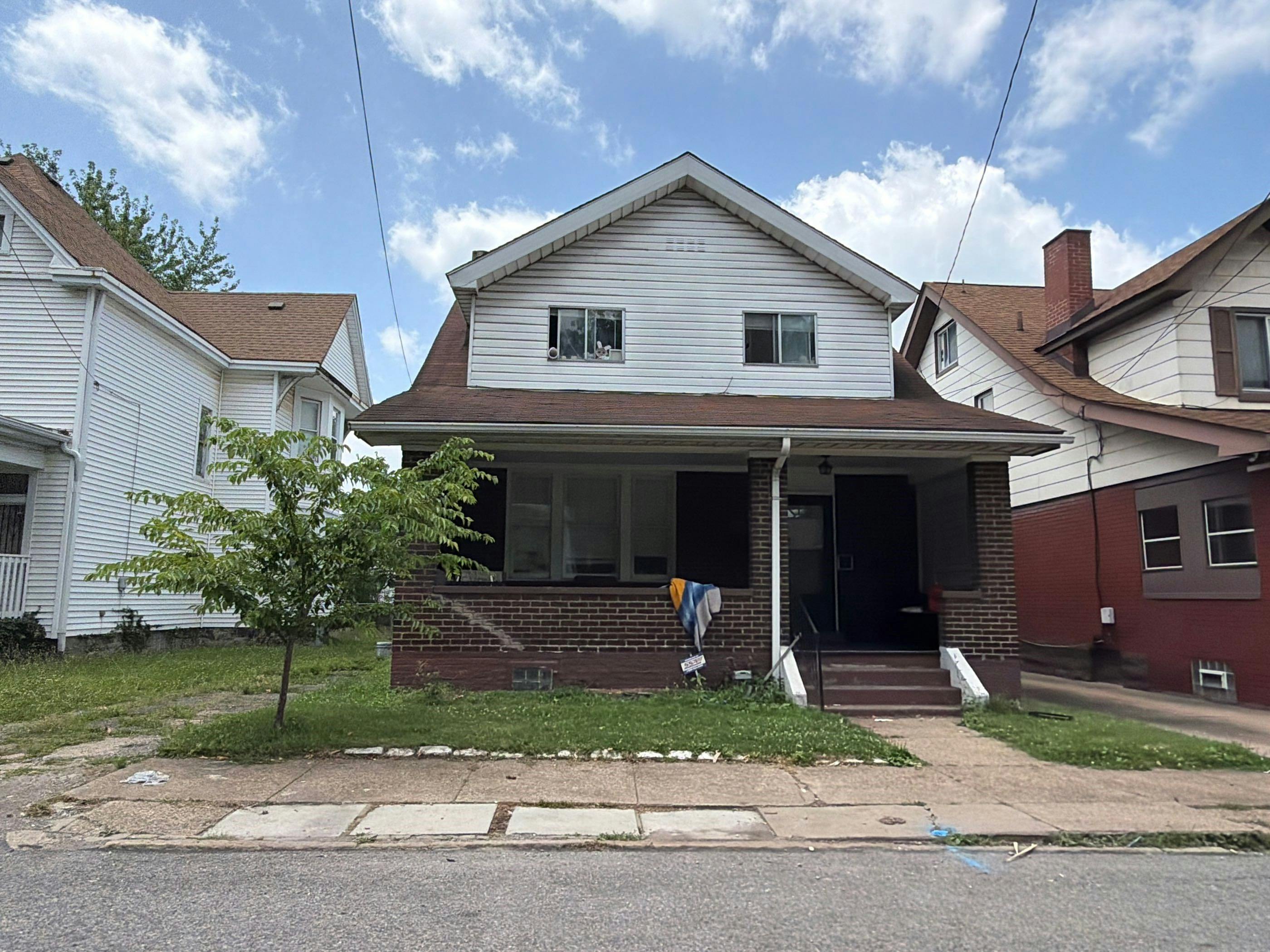 Mccleary St, Mckeesport, PA 15132