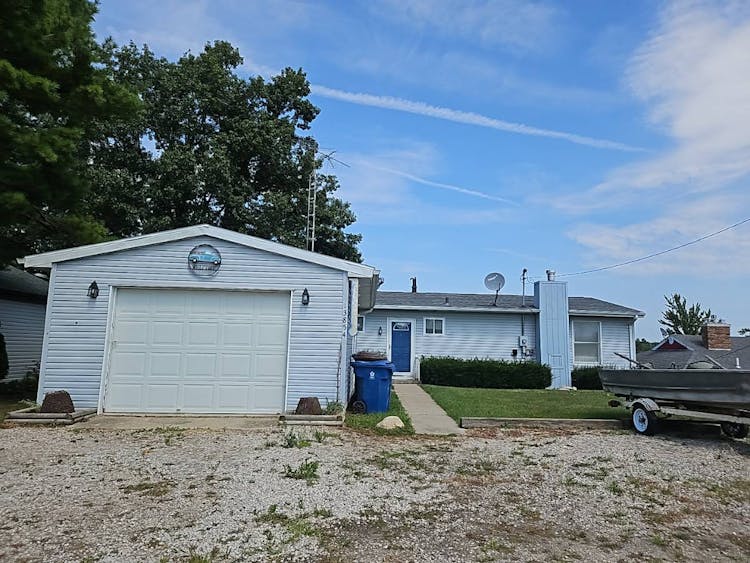 13854 Emens Dr Hudson, MI 49247, Lenawee County