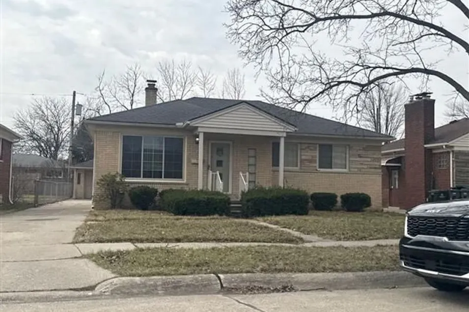 20860 Revere St Saint Clair Shore, MI 48080, Macomb County