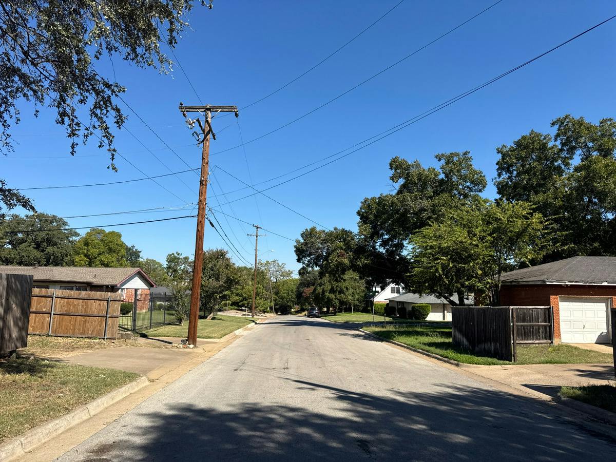 Stardust Ln, Fort Worth, TX 76119
