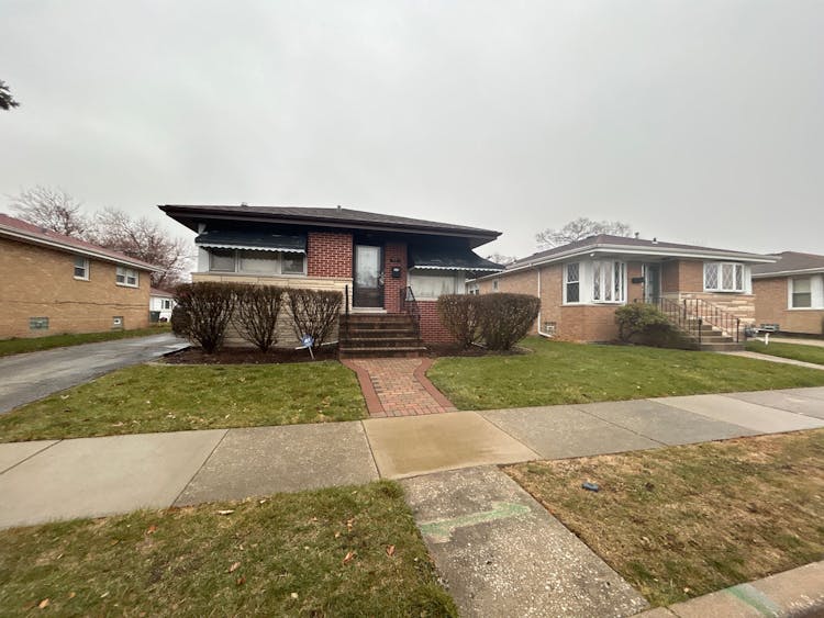 51 51st Avenue Apt. 8 Bellwood, IL 60104, Cook County