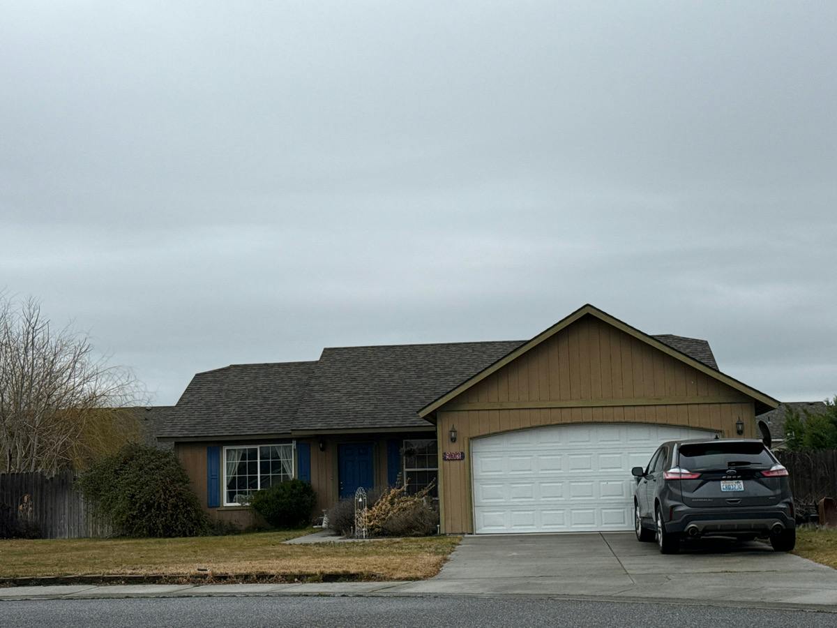 Arbutus Ave, Pasco, WA 99301
