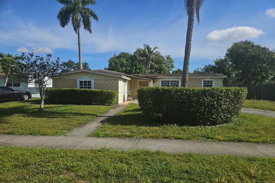 4921 11th Pl Lauderhill, FL 33313, Broward County