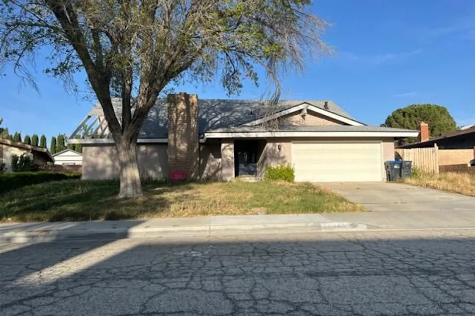 44028 Halcom Avenue Lancaster, CA 93536, Los Angeles County