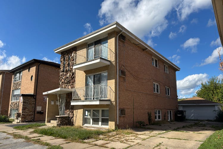 1890 State St Calumet City, IL 60409, Cook County