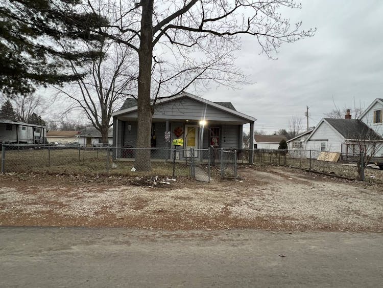 2904 S Pershing Dr Muncie, IN 47302, Delaware County