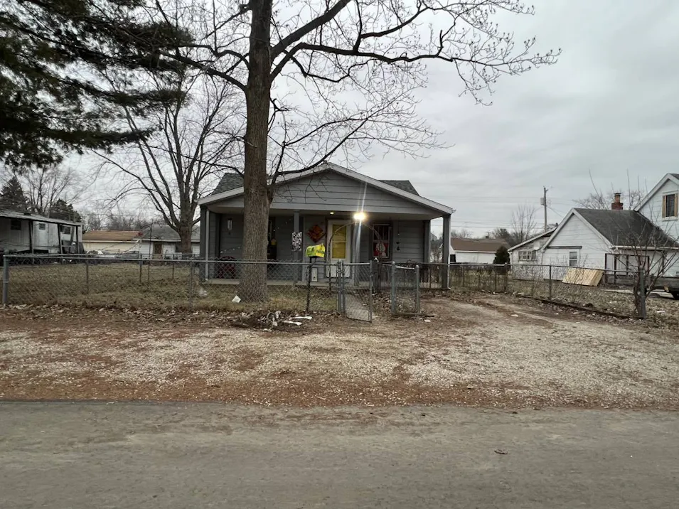 2904 S Pershing Dr Muncie, IN 47302, Delaware County