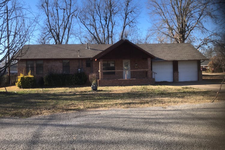 911 S 12th St McAlester, OK 74501-6713, Pittsburg County