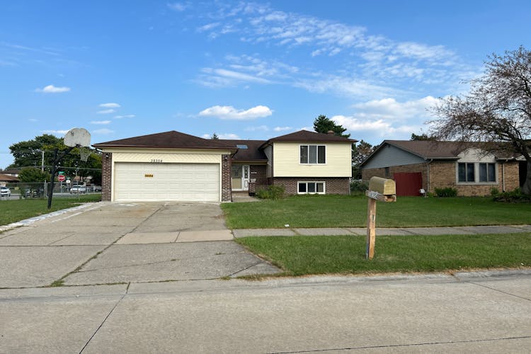 38354 Sleigh Dr Sterling Heights, MI 48310, Macomb County