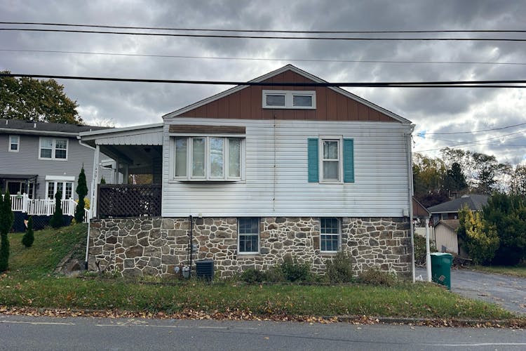 1459 Easton Rd Hellertown, PA 18055, Northampton County