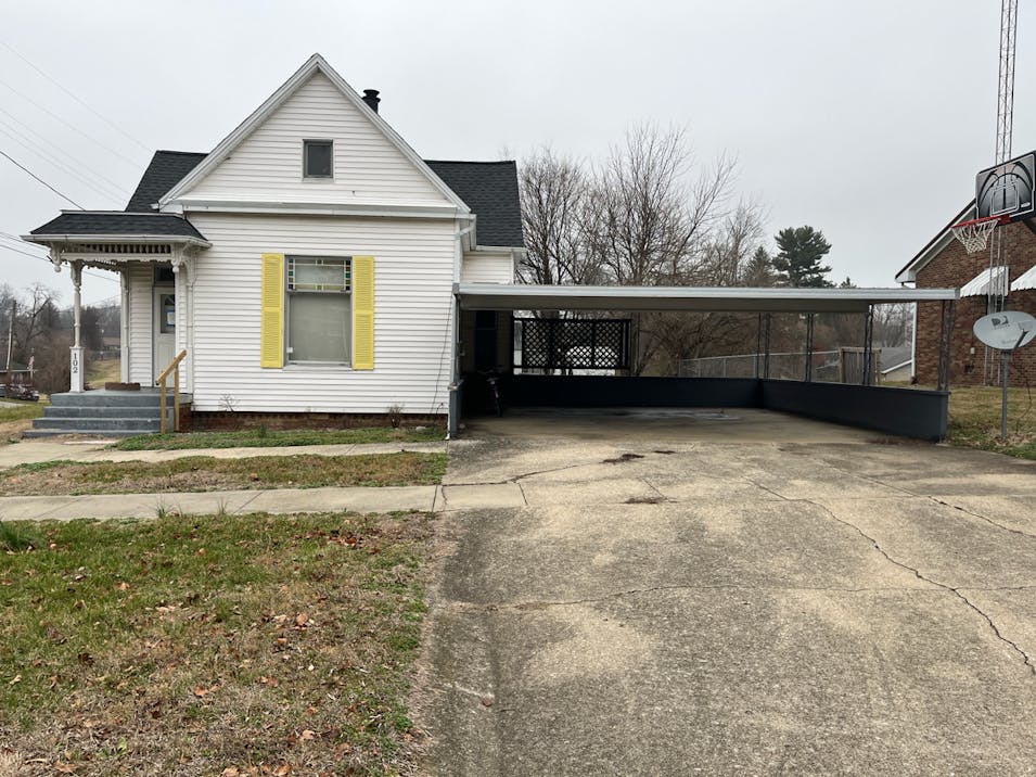 102 E Poplar St Owensville, IN 47665, Gibson County