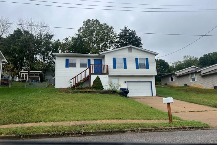 2120 Meadow Brook Dr,De Soto, MO 63020, Jefferson County