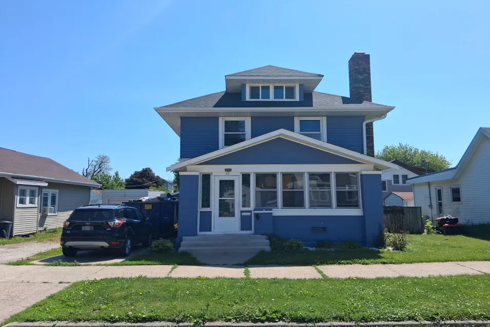 12 S 7th St Marshalltown, IA 50158, Marshall County