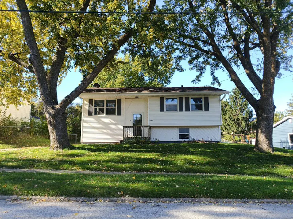 3902 E 40th St Des Moines, IA 50317, Polk County