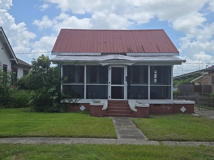 1600 Bodenger Blvd New Orleans, LA 70114, Orleans County
