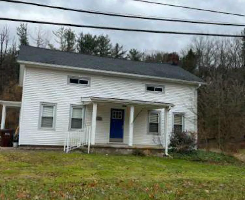 653 Crystal Lake Rd Akron, OH 44333, Summit County