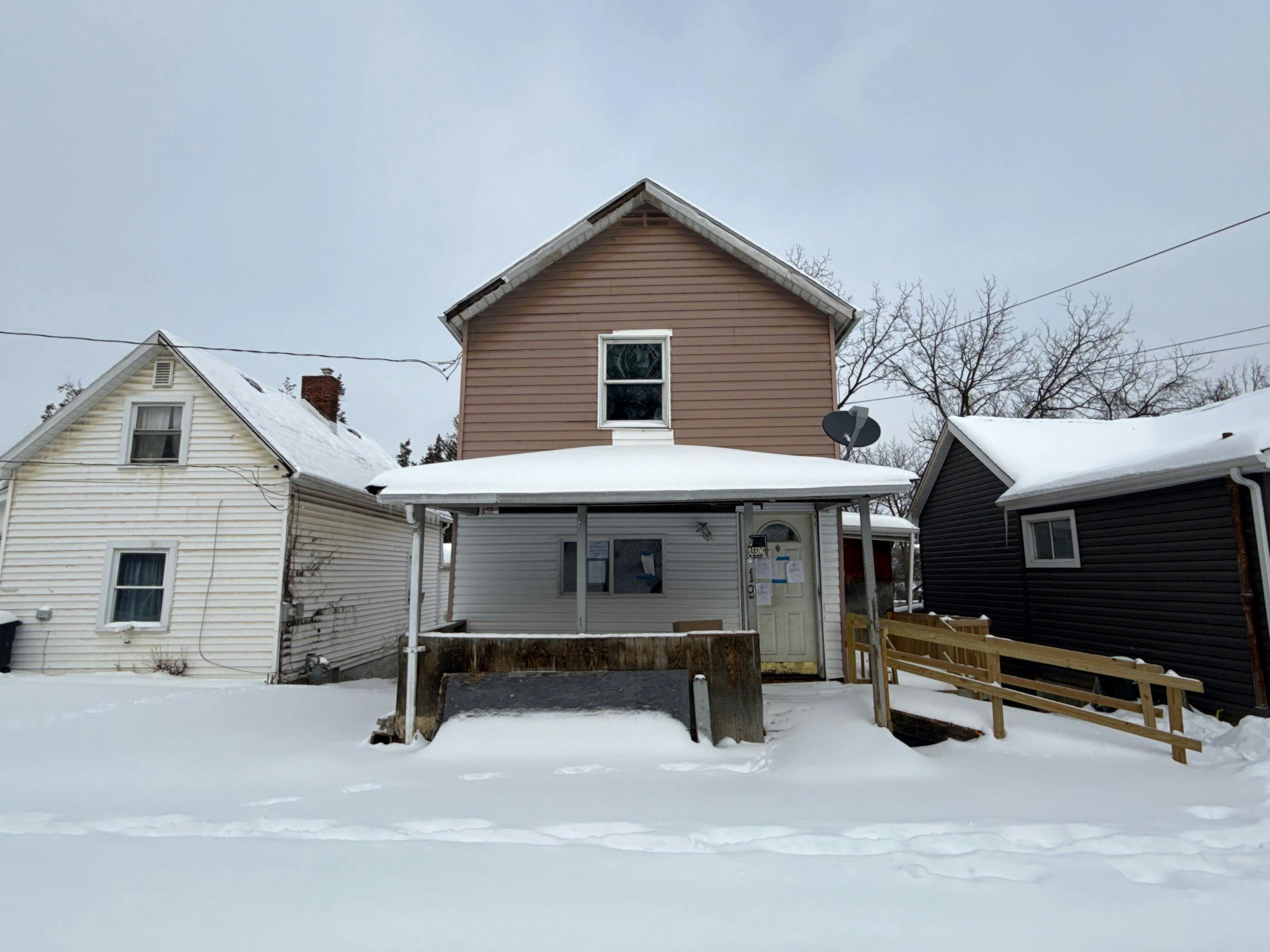Gibson Ave, Washington, PA 15301