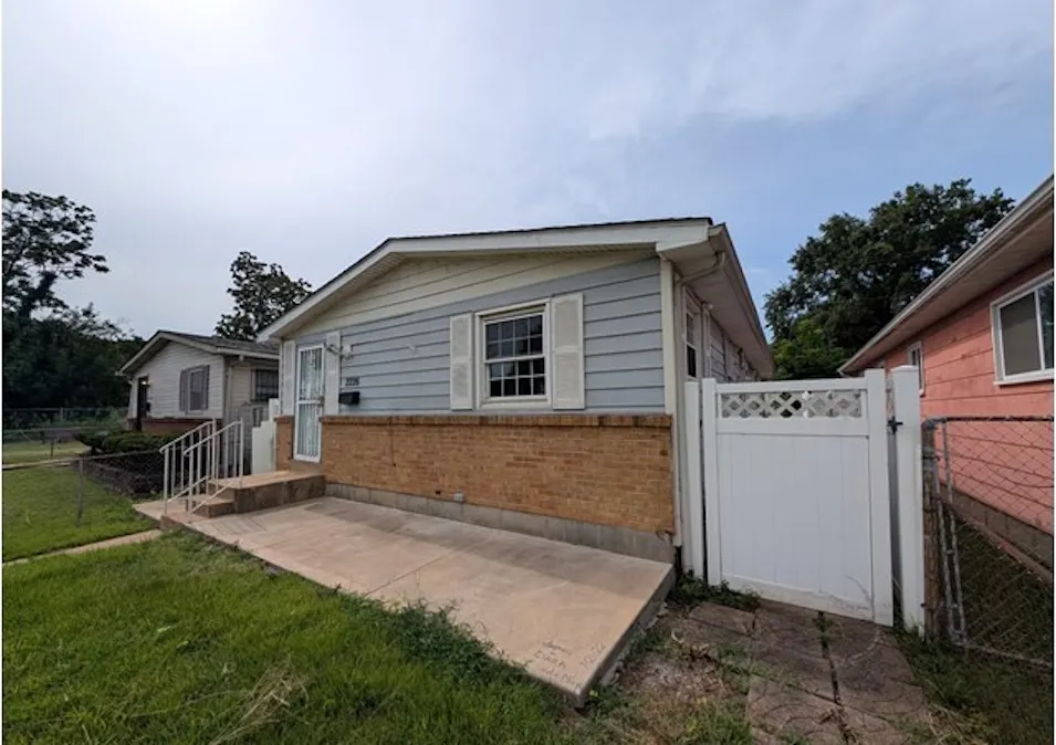 2226 Sullivan Ave Saint Louis, MO 63107, St Louis City County