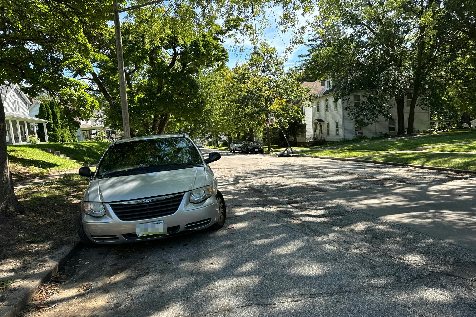 15th St, Davenport, IA 52803