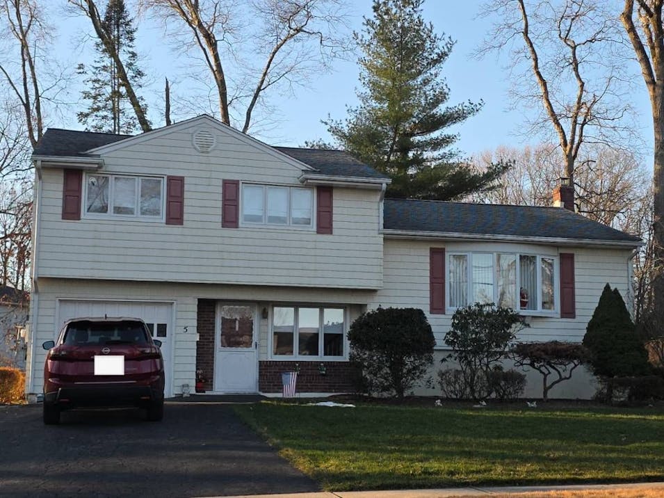 5 Smithfield Rd Waldwick, NJ 07463, Bergen County