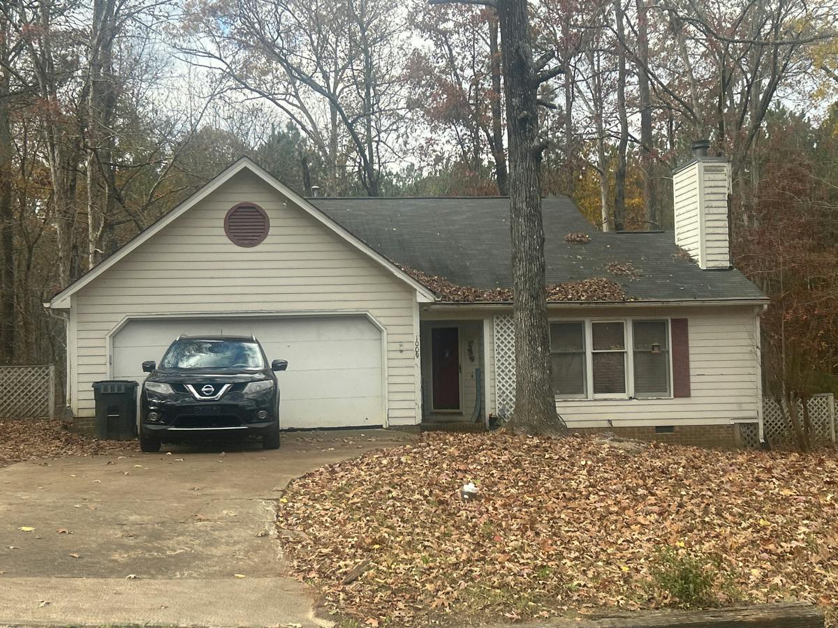 Glenrose Dr, Durham, NC 27703