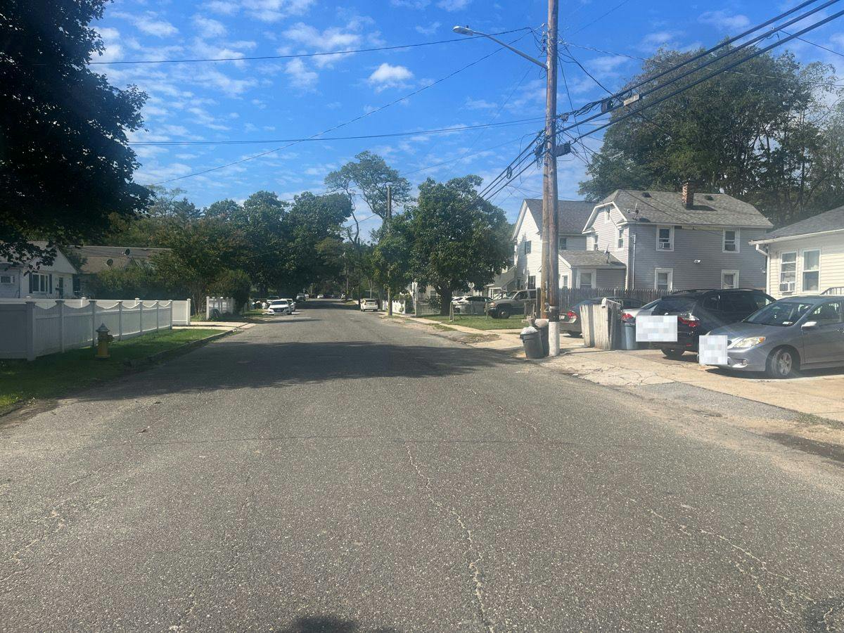 Smith St, Amityville, NY 11701