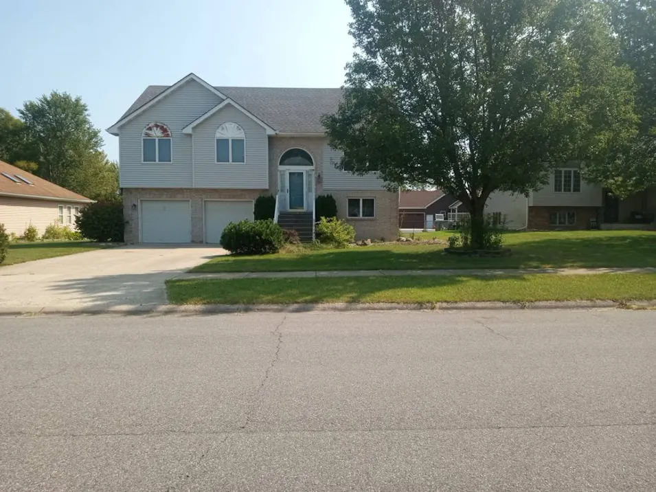 7331 Forest Ridge Dr Schererville, IN 46375-3351, Lake County